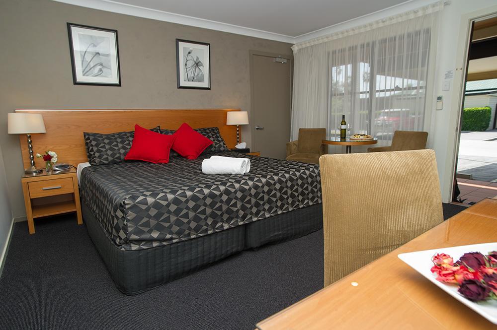 The Grapevine Motel Denman Екстер'єр фото